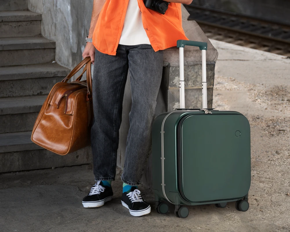 lightweight international travel luggage